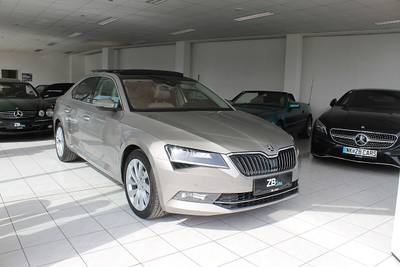 Skoda Superb 1,4 TSI ACT Style // Panorama-Glasdach //