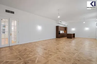 ERSTBEZUG - GENERALRENOVIERTE LUXUS-STILWOHNUNG / FIRST LETTING - FULLY RENOVATED CLASSIC LUXURY APARTMENT – Bild 3