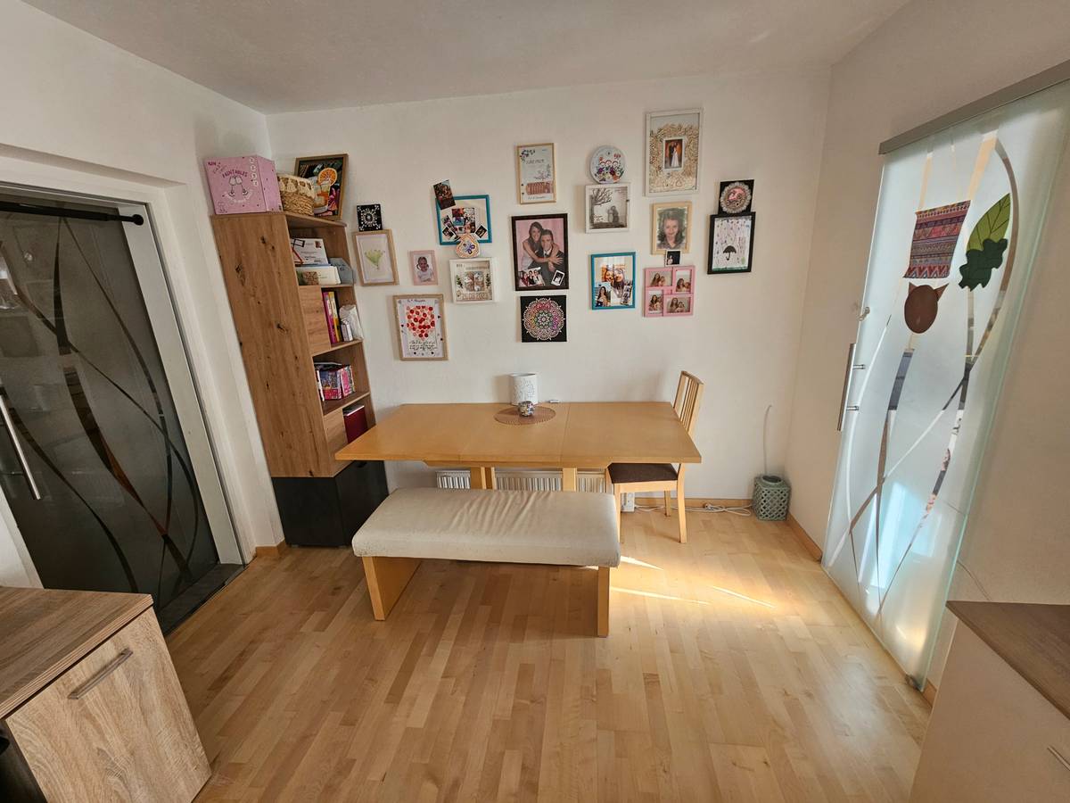 TOP FAMILIENWOHNUNG! Sonnige 4 - Zimmer Wohnung mit westseitiger Loggia in beliebter Siedlungslage - Ansicht 3