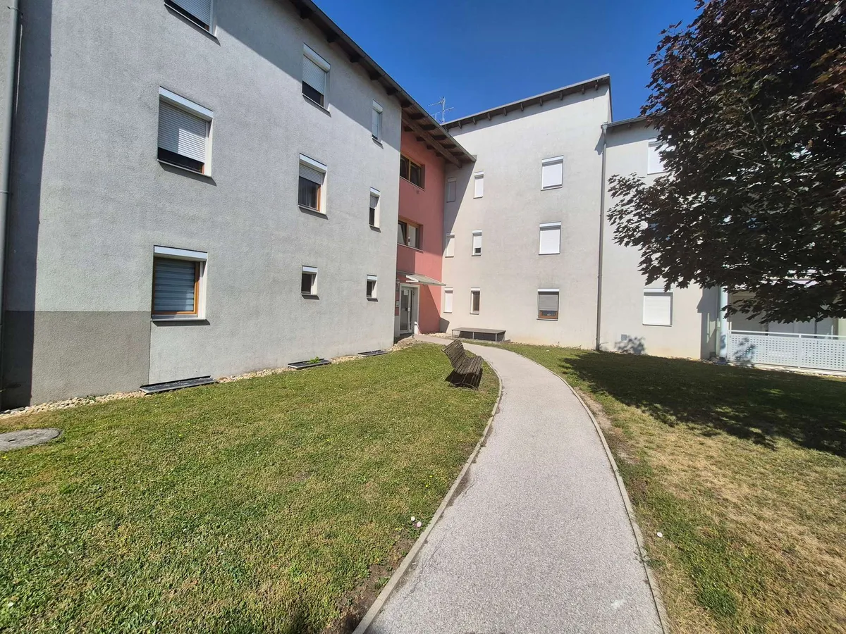 Wohnung mit herrlichem Aublick, 2 Schlafzimmer, Tiefgarage – pohled 2