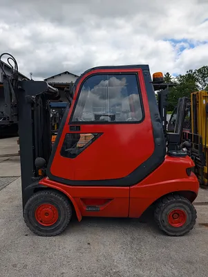 Linde Linde 2 tonnen Diesel Tripelx& Seitenschieber, ... Gabelstapler