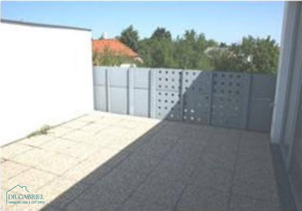 DOPPELHAUSHÄLFTE MIT KLEINEM GARTEN - Ansicht 2