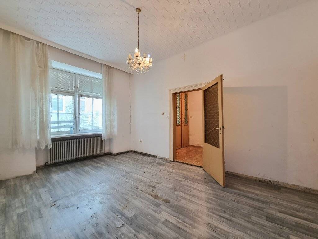 Viel Potential für ihr Vorhaben - Nutzen Sie die Chance für ihre Traumimmobilie - Ruhige Lage - Ansicht 2