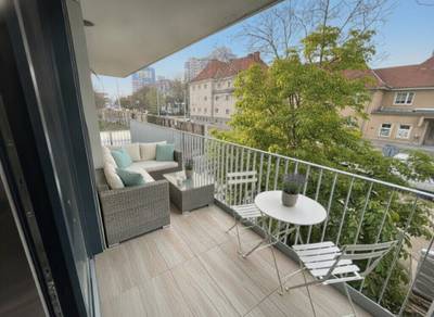 1210! Hübsche Garconniere mit Balkon!