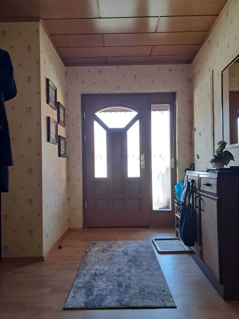 Perfekt geschnittenes Einfamilienhaus in Neusiedl/Zaya - thermisch saniert, Photovoltaikanlage, Weinkeller, Brunnen usw. - Widok 2