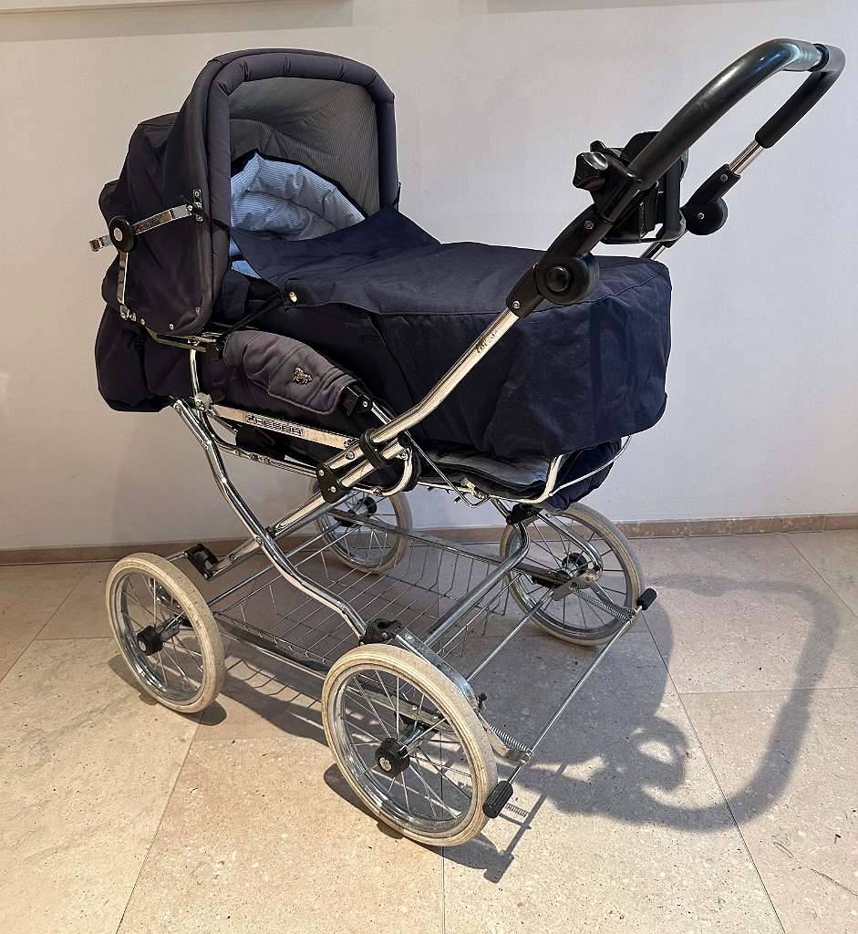 Hesba Corrado Lady Kinderwagen Retro im Blau,  100,- (5026 Salzburg) -  willhaben