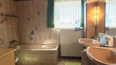 11-Zimmer-Haus kaufen in Neunkirchen – 300 m², € 589.000 – Bild 28 von 36