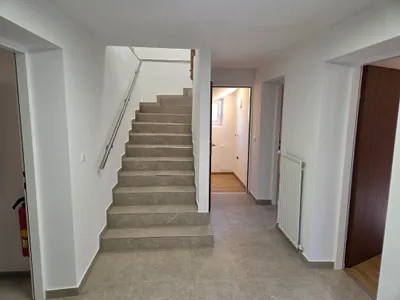 6-Zimmer-Haus mieten in Villach – 150 m², € 1.800 – Bild 3 von 13