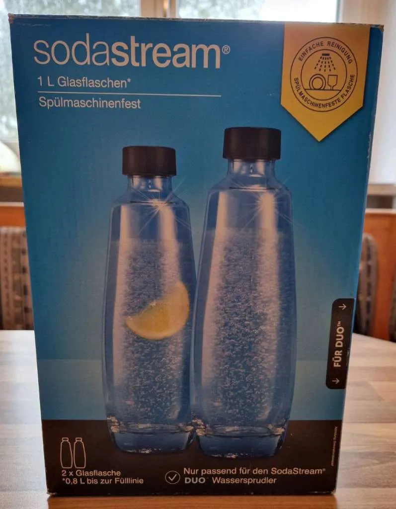 Soda Stream Glasflasche + 1 Plastikflasche, € 18,90 (4621 Sipbachzell)