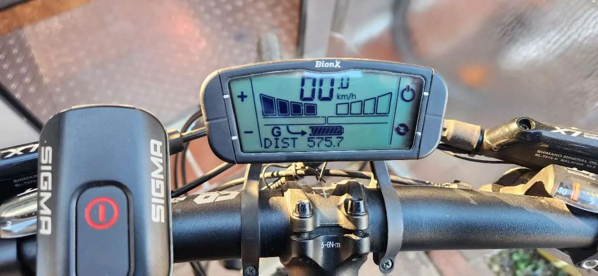 draht fahrrad kaufen LEMCC Minimalistische Fahrrad-Drahtskulptur Im Gerahmten Stil, Fahrrad-Silhouette, Schwarze Fahrrad-Line-Art-Skulptur, Kunstfertigkeit aus Draht, Beistelltisch-Statue-Dekor, Geschenk für Radfahrer Kingseven Grande Powerbank Mtb CUBE 2027 Motorrad:KTM