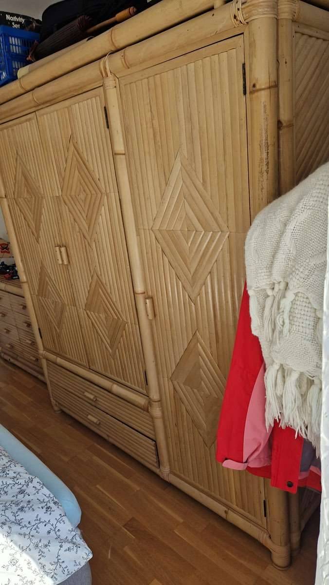 Bambus Kleiderschrank zu verkaufen,  300,- (4502 Sankt Marien) - willhaben