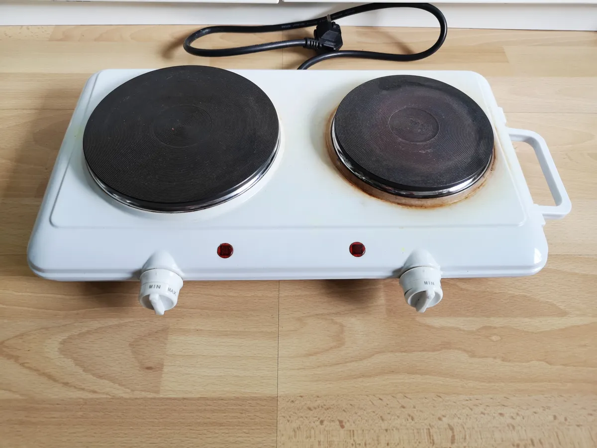 Campingkocher Kochplatte Elektroherd Elektrokocher Kocher Mobil weiß Herdplatte Doppelkochplatte Elektronisch Gerät Ersatz Kochplatte Camping Karavan Bus, € 4,- (1120 Wien)