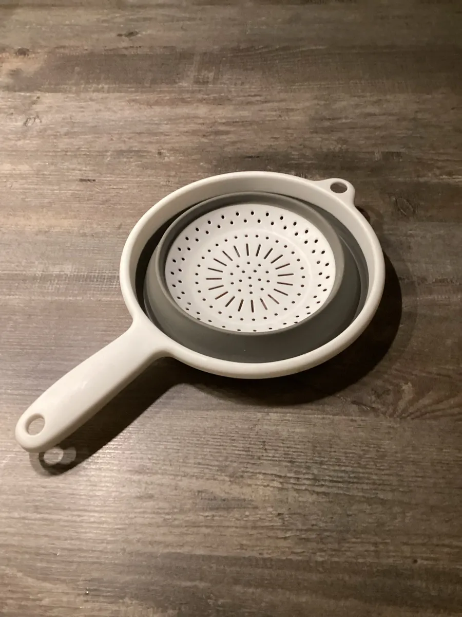 Tupperware Sieb, € 10,- (2283 Obersiebenbrunn)