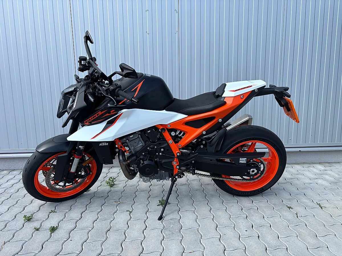 KTM 990