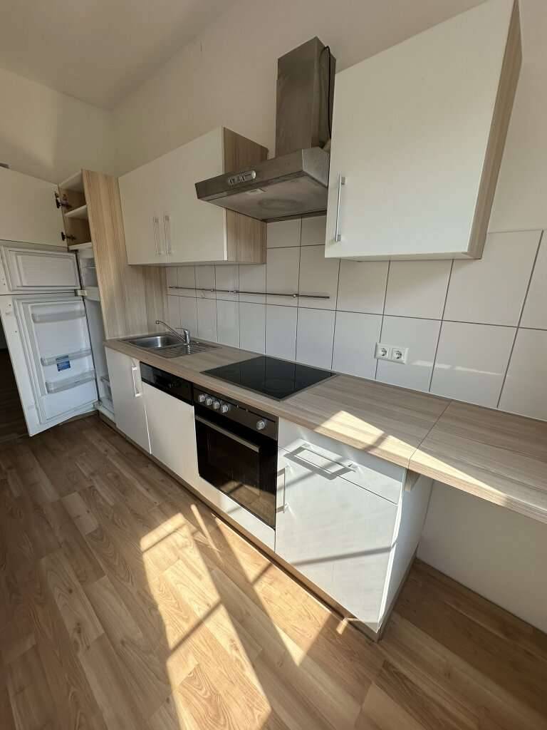 gepflegte 3-Zimmer-Wohnung mit Balkon nahe Horn - Ansicht 2