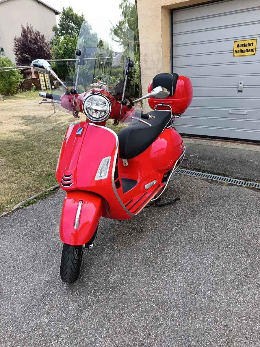 Vespa GTS