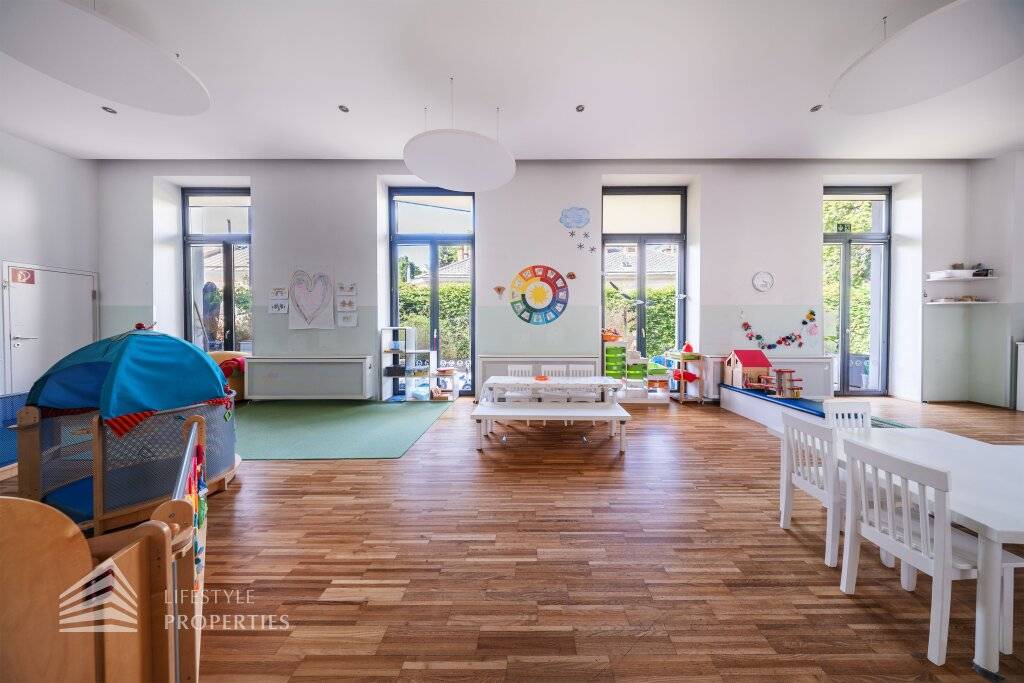 Großzügiger Kindergarten mit Gartenbereich - Ansicht 3