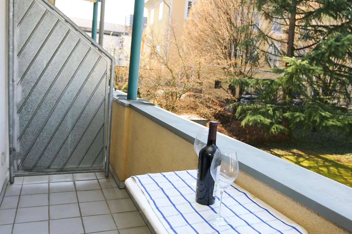 Feine Garconniere mit großzügigen Balkon im Zentrum von Klagenfurt - Ansicht 2