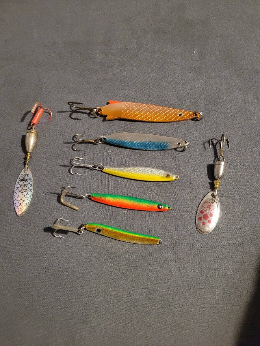 Angelkder-Set / Raubfisch-Konvolut (Blinker, Spinner, Gummifische),  26,-  (6912 Hrbranz) - willhaben
