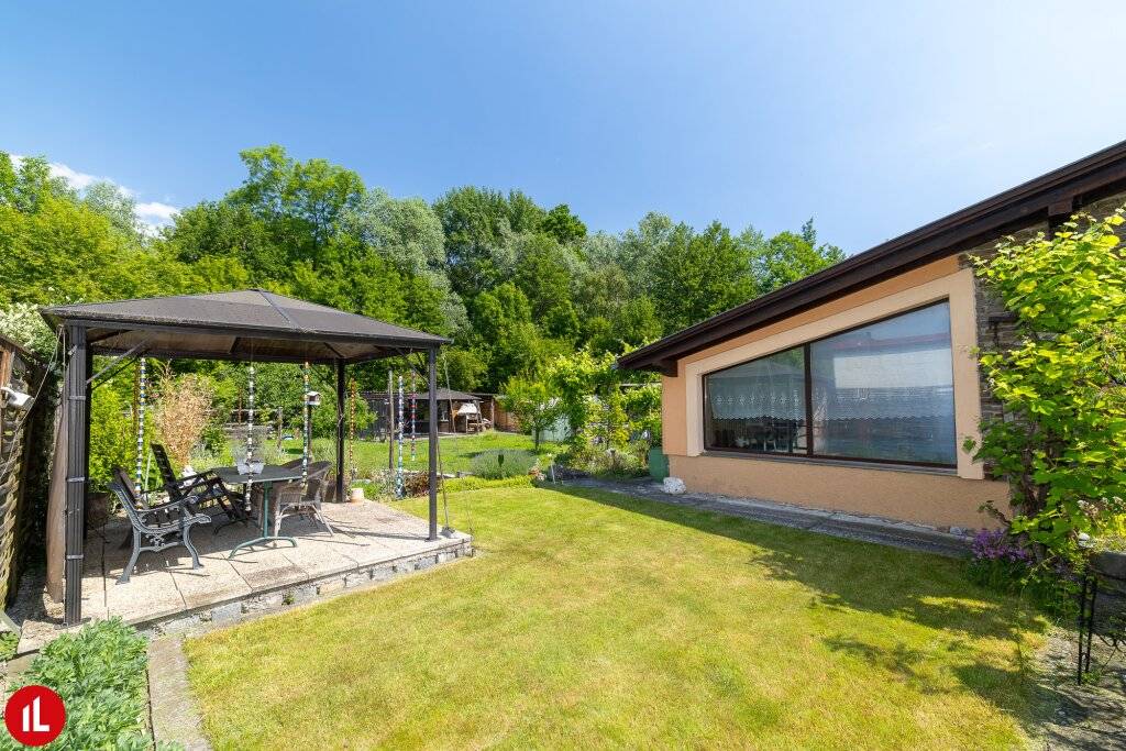 Bungalow mit traumhafter Grünoase, Werkstatt und Wellnessbereich - Wohnen, Entspannen und Genießen in bester Grünruhelage!, Gramatneusiedl
