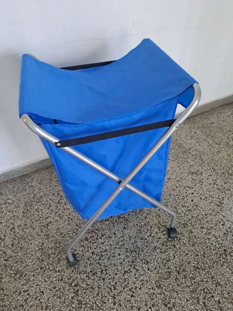 Wäschekorb Aufbewahrung rollbar Wäsche Korb klappbar rollbar Räder Metall Aufbewahrung Box Möbel Einrichtung Ikea, € 9,- (6020 Innsbruck)