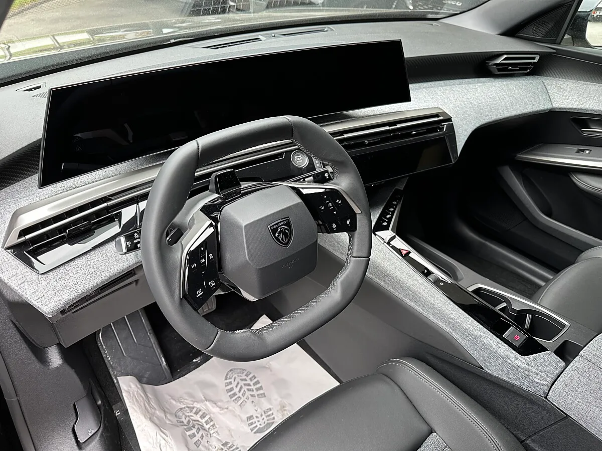 Peugeot 3008 1.2 Hybrid 145 Allure – Bild 7
