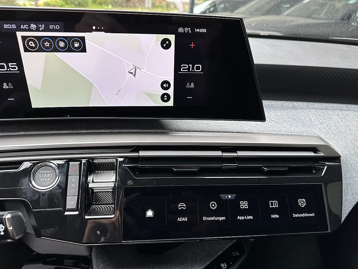 Peugeot 3008 1.2 Hybrid 145 Allure – Bild 10