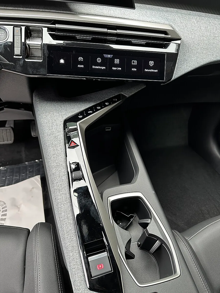 Peugeot 3008 1.2 Hybrid 145 Allure – Bild 9