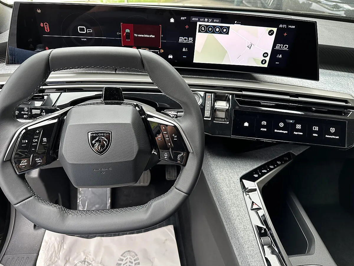 Peugeot 3008 1.2 Hybrid 145 Allure – Bild 8