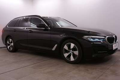 BMW 5er-Reihe 520d xDrive touring// Anhängervorr.// Sportsitze//