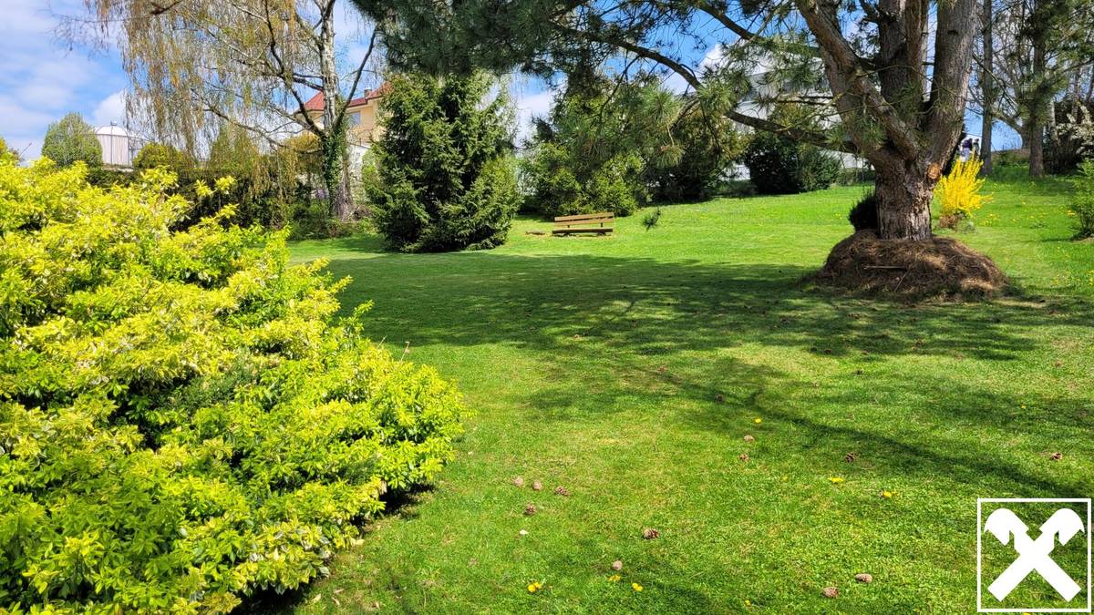 Zweifamilienhaus in top Lage - Ansicht 2