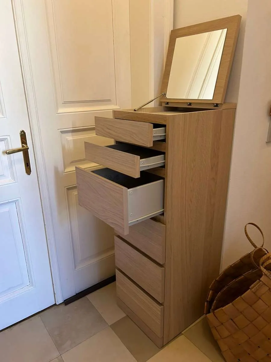 Ikea Malm Kommode Eiche 6 Schubladen schmal Spiegel Schmuckkästchen, € 85,- (8010 Graz)