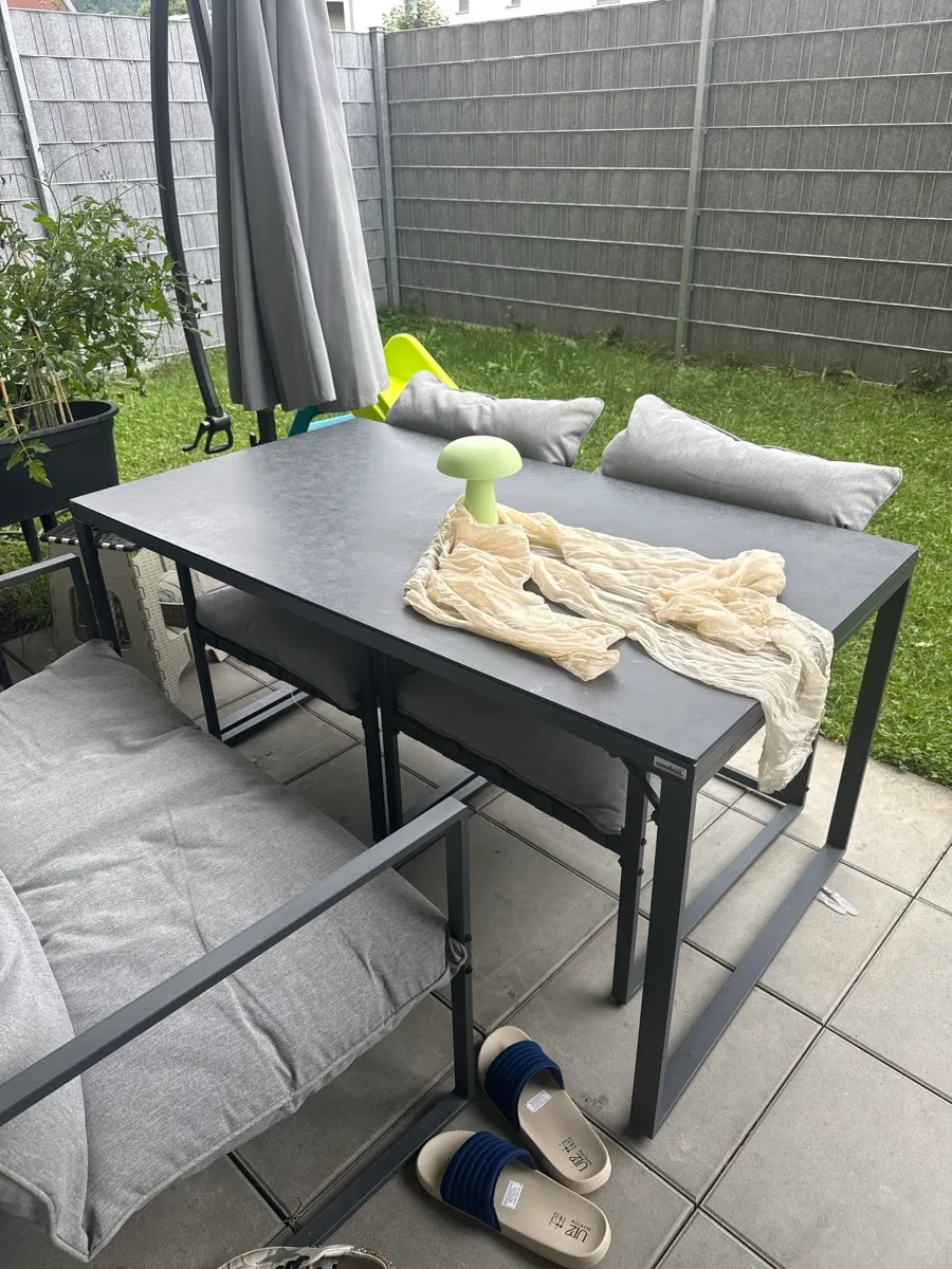 Zu verschenken Gartentisch ohne platte neu mit verpackt, € 0,- (6330 Kufstein)