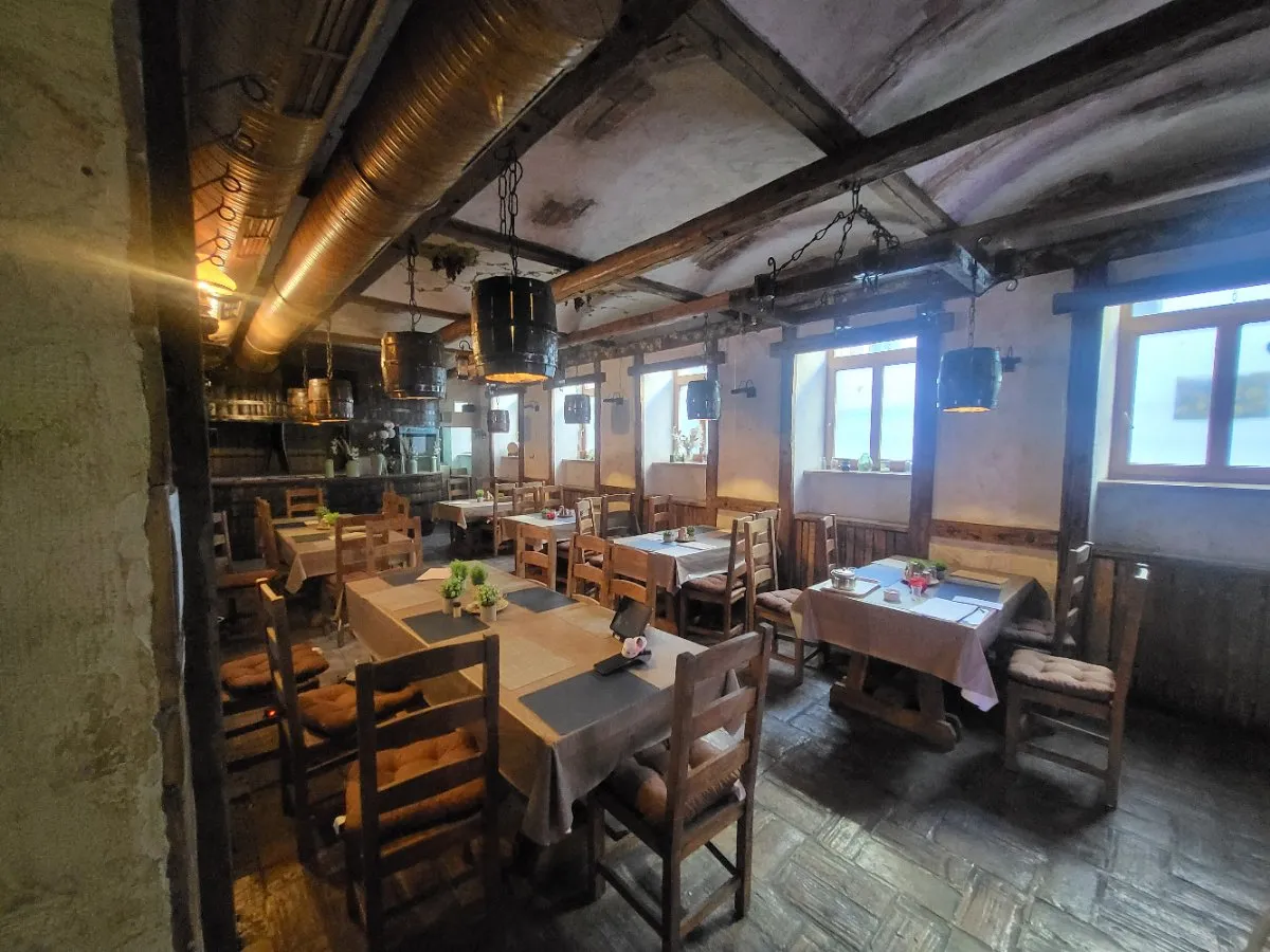 Restaurant, Unbefristet Mietvertag, Nur 1250€-Netto Miete, Provisonsfrei, mit Ablöse: vollständig ausgestattet - Bild 2