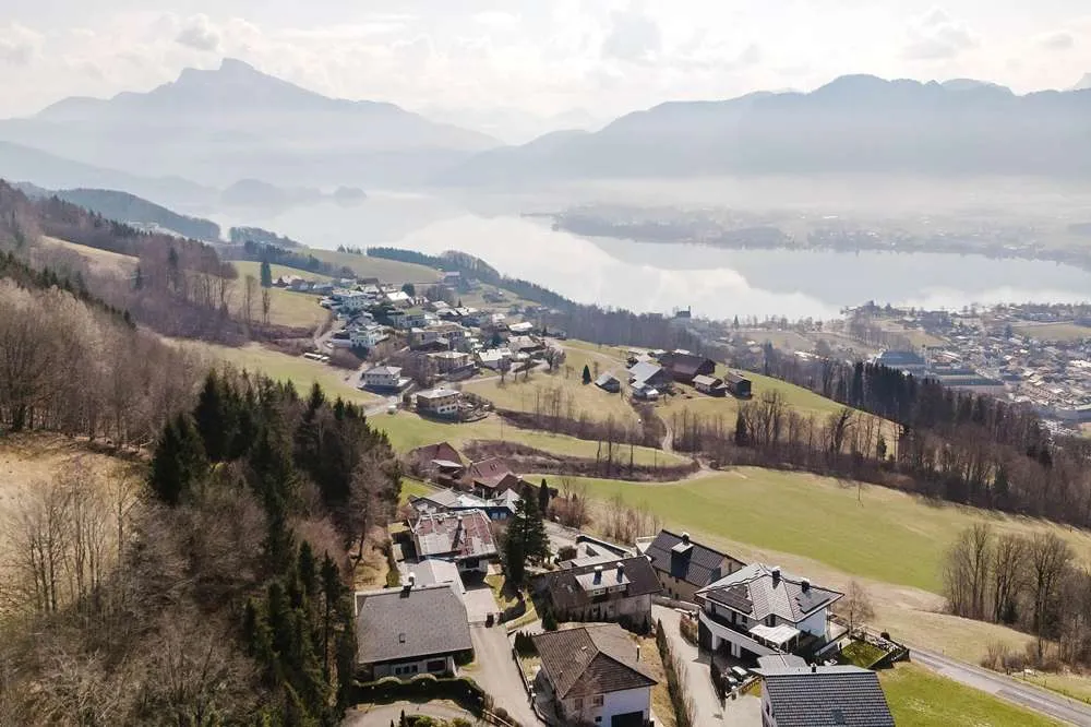 Wohnen mit Panorama am Mondseeberg! Gediegenes Haus mit herrlichem Mondseeblick - Ansicht 3