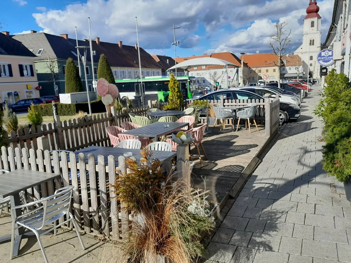 ERTRAGSHAUS in FEHRING HAUPTPLATZ 13-15 PRIVATVERKAUF - Ansicht 2