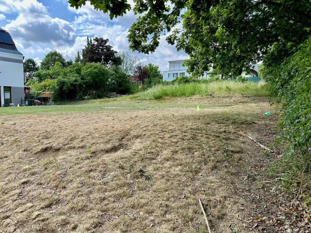 Traumhaftes Baugrundstück mit Baubewilligung in einer der begehrtesten Lagen Grinzings - Widok 2