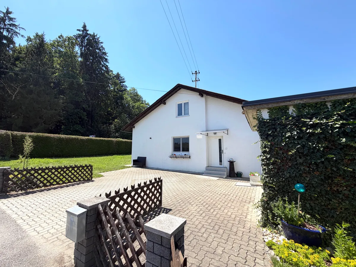 Familienfreundlicher Bungalow mit großzügigem Garten - Ansicht 2