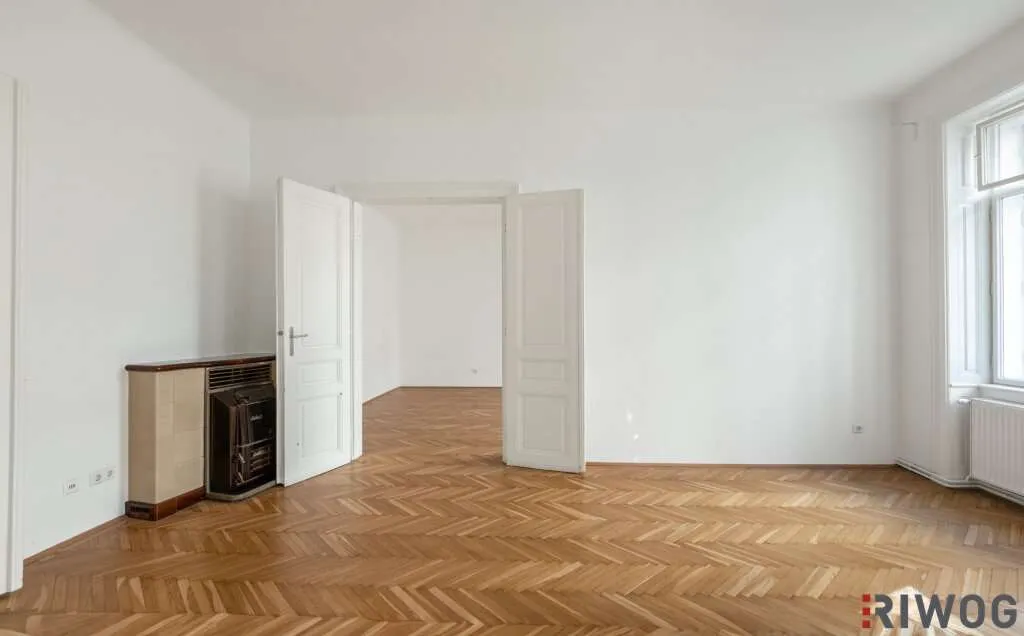 Komplett hofseitg ausgerichtete Stilaltbauwohnung im Jugendstiljuwel Schottenfelder Hof | Blick in den grünen Innenhof | Ideal auch zur WG-Nutzung - Ansicht 3