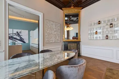 Exklusive Altbauwohnung an der Linken Wienzeile - 150 m² mit Terrasse & privatem Lift – Bild 2