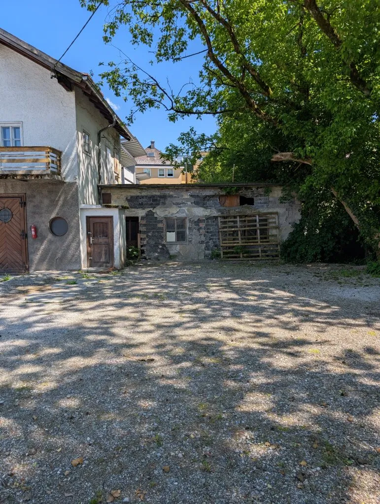 Baugrundstück mit Altbestand mit hoher Baudichte und in zentraler Lage von Salzburg-Maxglan/Riedenburg - Widok 3