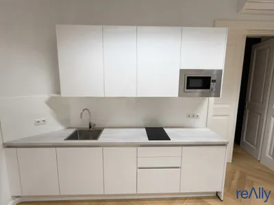 9-Zimmer-Gewerbeimmobilie mieten in Wien – 270 m², € 6.760 – Bild 13 von 18