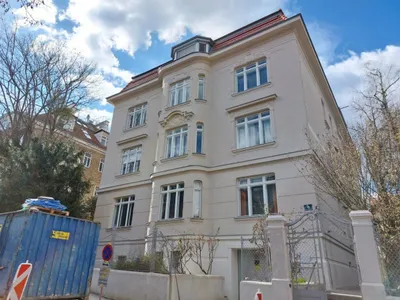 **WOHNEN IM GRÜNEN: 150 m² -Exklusiver, sanierter Altbau mit Balkon in Pötzleinsdorf**