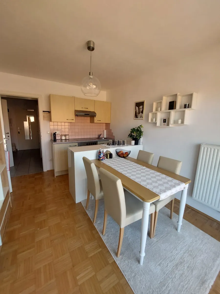 Zentrale und schöne, gut aufgeteilte 1,5 - Zimmer Wohnung im 4. OG - OHNE MAKLER - Widok 3
