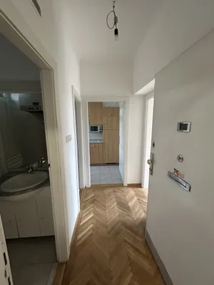 Helle freundliche 1,5 Zimmer Wohnung mit Terrasse – Bild 3
