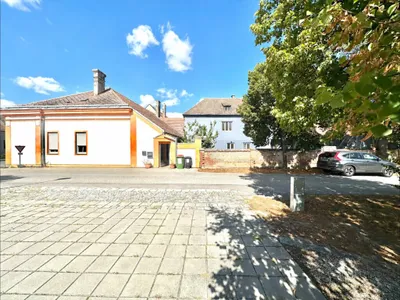 Haus kaufen in Gänserndorf – 350 m², € 329.000 – Bild 1 von 15
