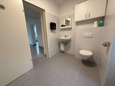 4-Zimmer-Gewerbeimmobilie mieten in Baden – 137 m², € 1.196 – Bild 9 von 9