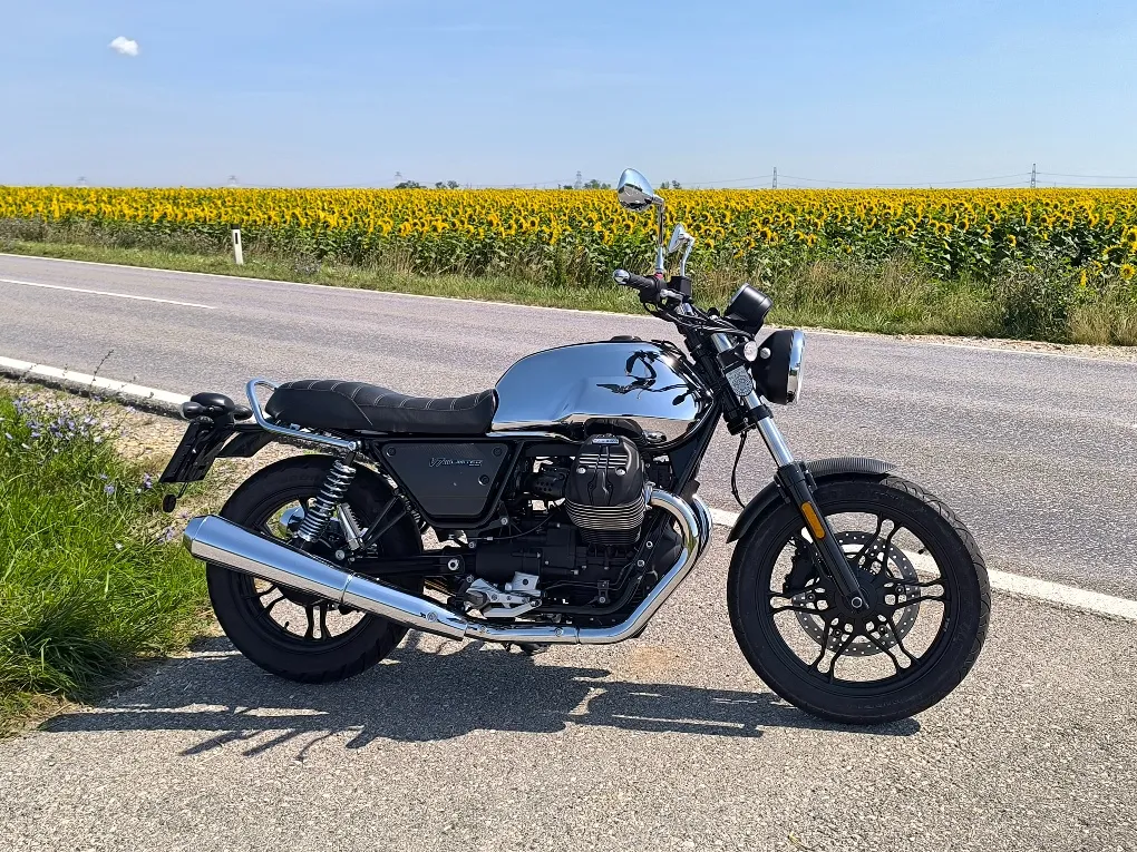 Moto Guzzi V7
