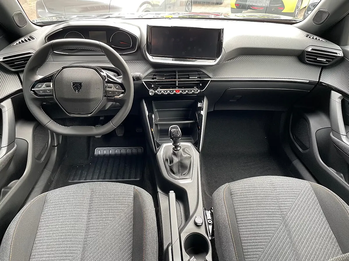 Peugeot 2008 1.2 PureTech 100 PS – Bild 6