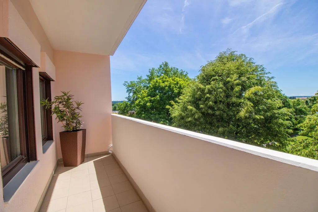 Kalsdorf bei Graz! Generalsanierte & barrierefreie 4-Zi-Wohnung mit Südbalkon, Lift, Loggia & Parkplatz - Ansicht 2